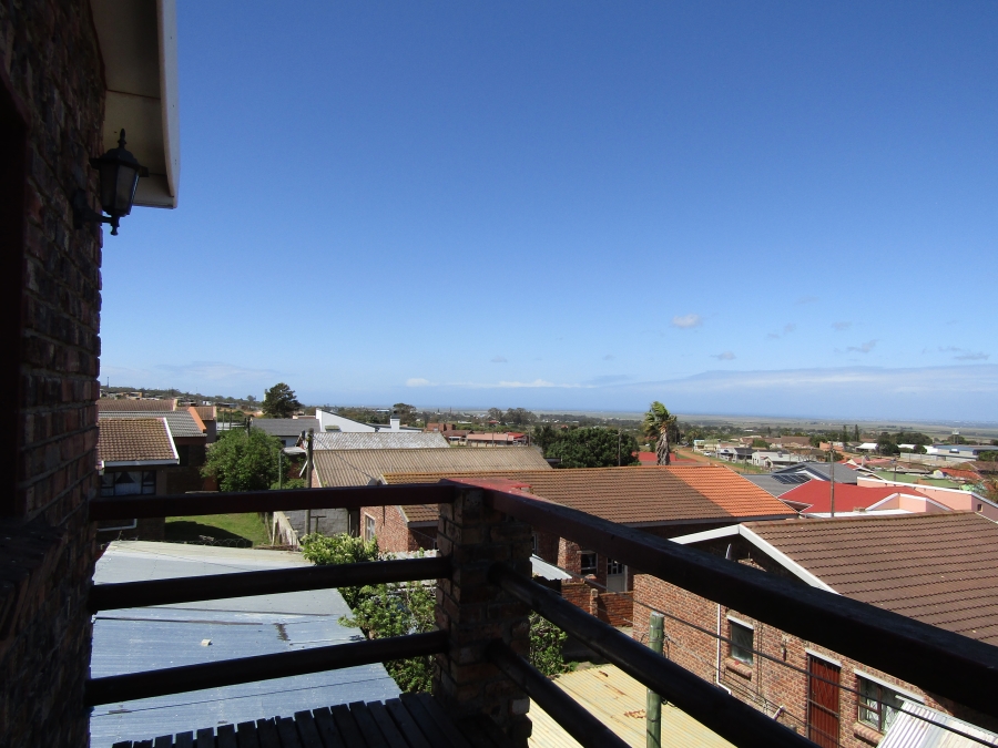 4 Bedroom Property for Sale in Kruisfontein Eastern Cape
